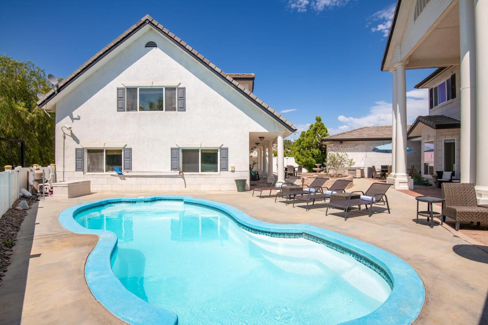 Grand Contento By Avantstay Extraordinary Estate W Pool Hot Tub Movie Room Temecula Exterior foto
